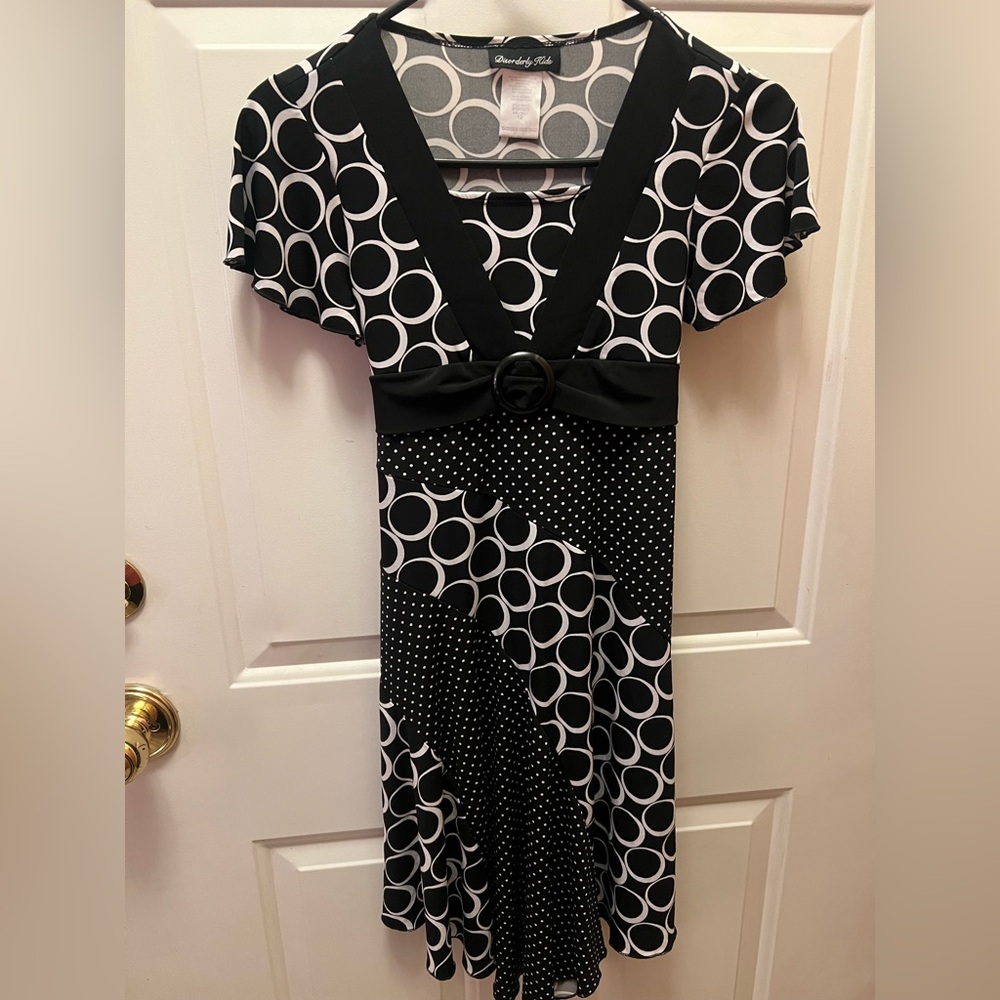 Elegant Black and White Patterned Dress
